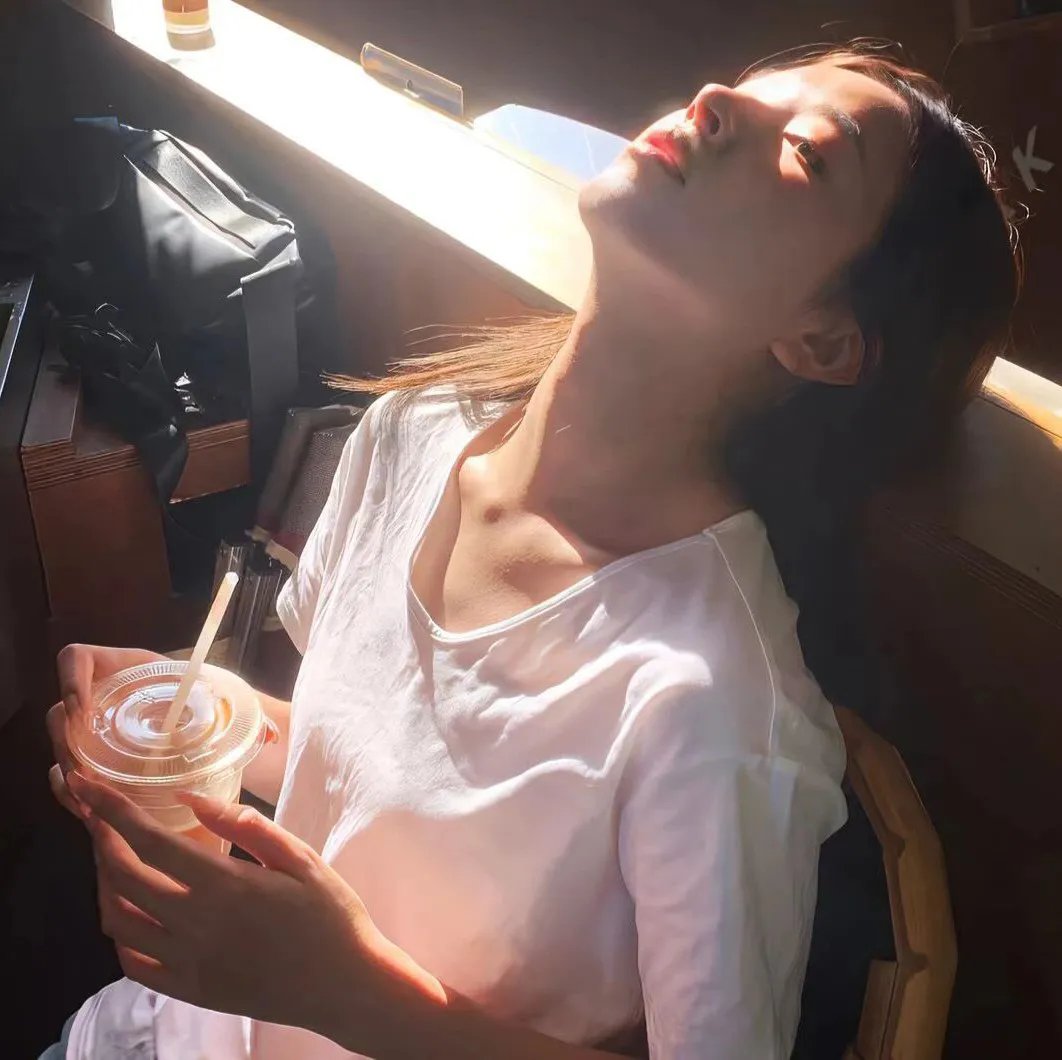 特务谜云